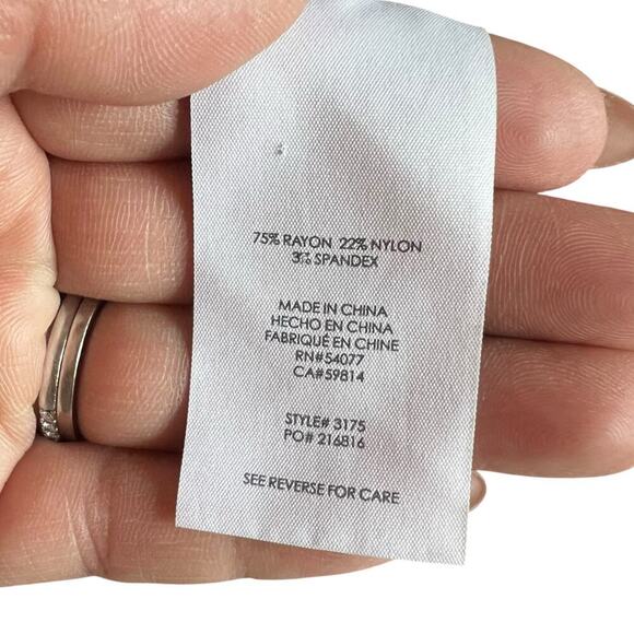 Cabi Women’s Rhubarb Red Outing Blazer Ponte Knit Burgundy Size 10 - Picture 7 of 10